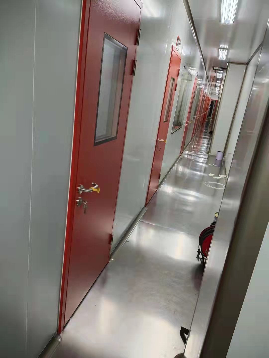 1646213397913323.jpg 喷漆设备.jpg